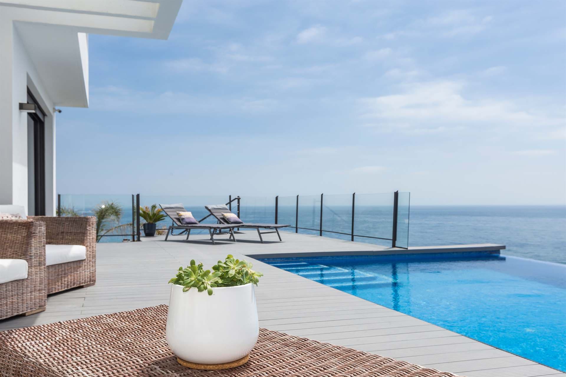 Foreign Buyers Set a Record in Spain: What It Means for Costa del Sol Purchasers